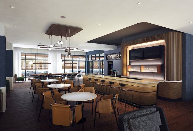 هتل Courtyard By Marriott Modesto North