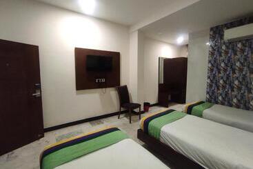 هتل Luxury Prestige Banjara Hills City View With Complimentary Breakfast