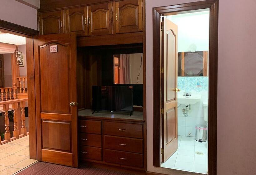 هتل Hostal Pichincha Internacional