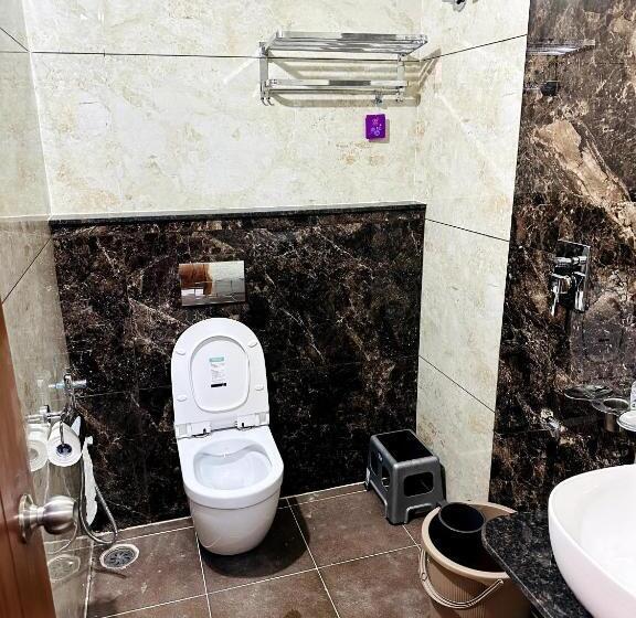 هتل Navarathna Comforts