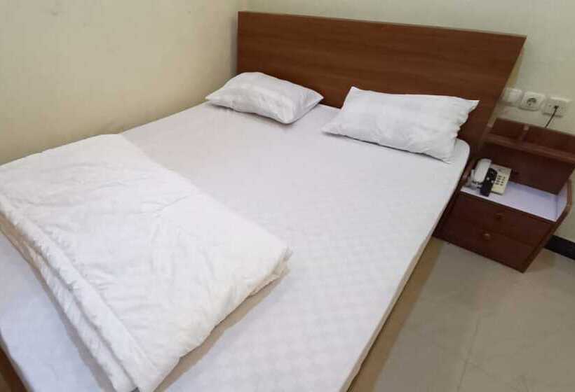 בית מלון כפרי Oyo 93507 Saril Riverside Homestay