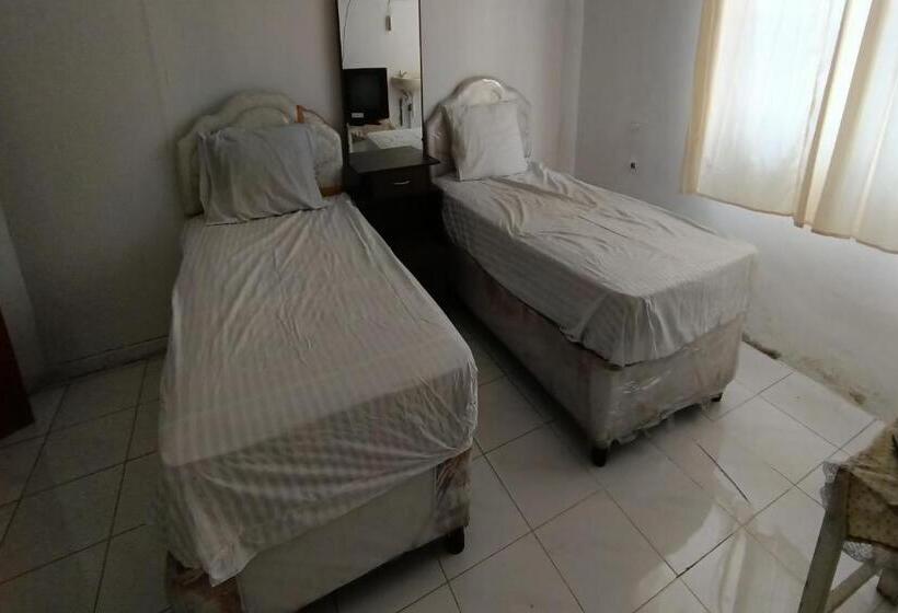 هتل Oyo 93512 Umbuy Homestay