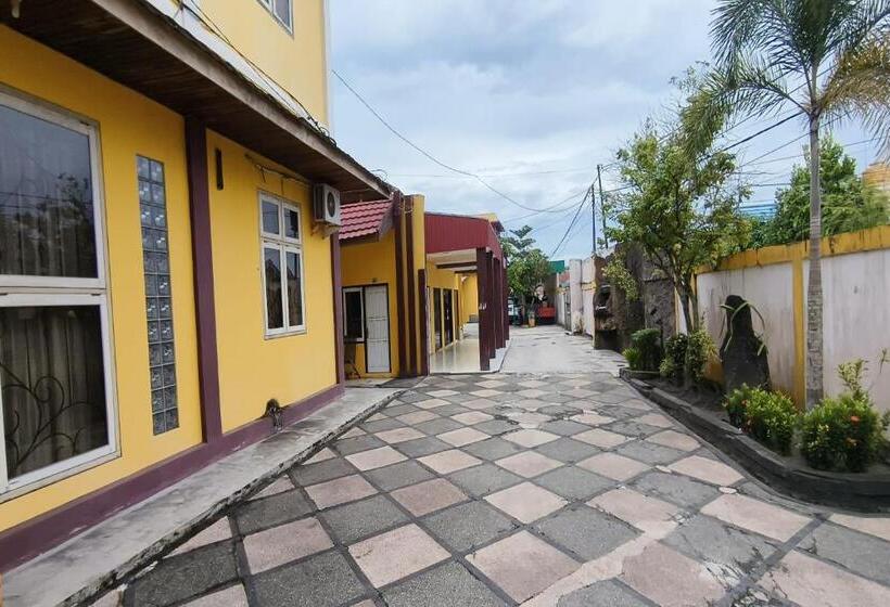 هتل Oyo 93521 Wisma Flamboyan