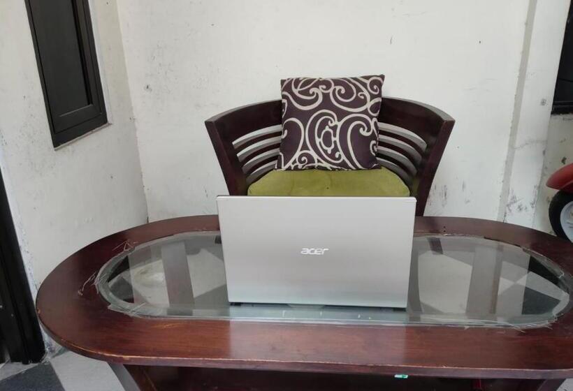ホテル Oyo 93525 Griya Wafira Trenggalek Syariah