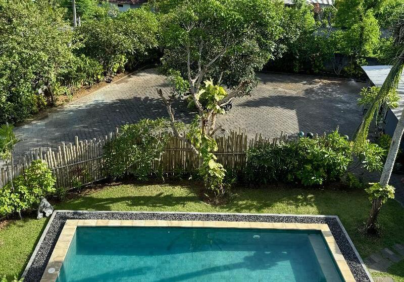 هتل Pondok Sentana Guest House