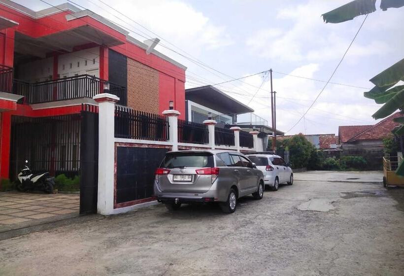 هتل Spot On 93478 Amanda Residence Syariah