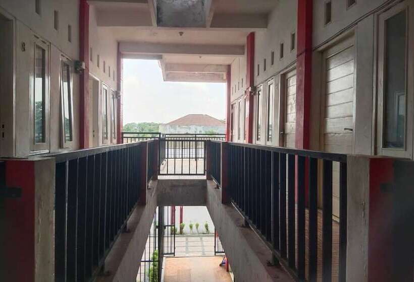 هتل Spot On 93478 Amanda Residence Syariah