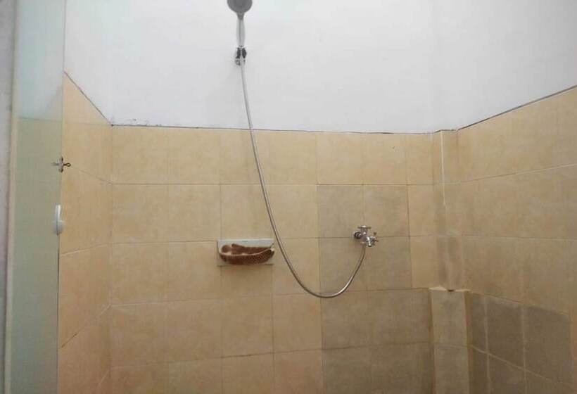 هتل Spot On 93478 Amanda Residence Syariah