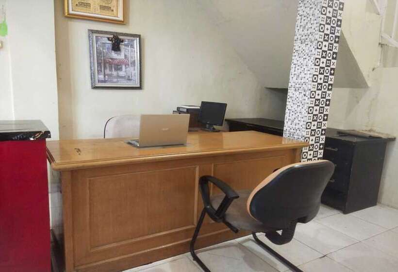 هتل Spot On 93478 Amanda Residence Syariah