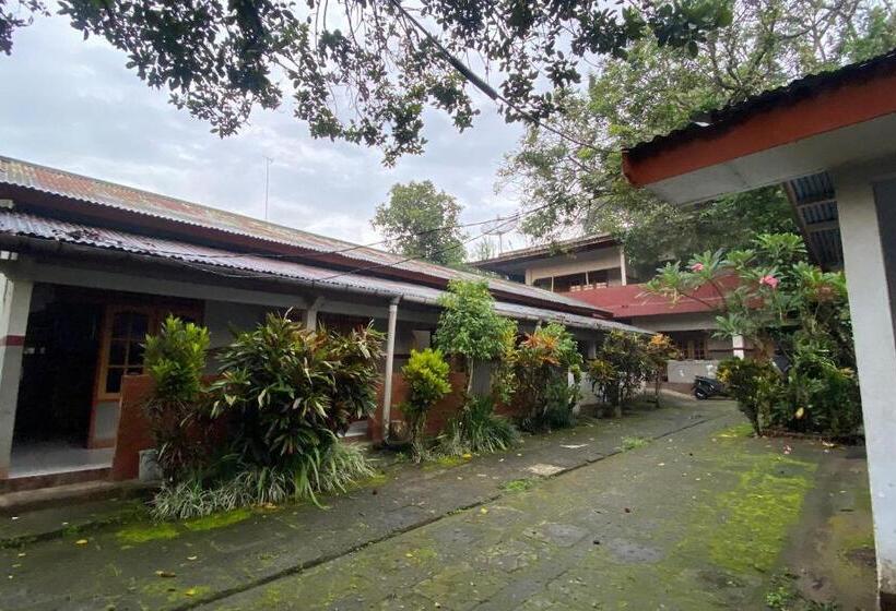 בית מלון כפרי Spot On 93517 De Lanang Homestay