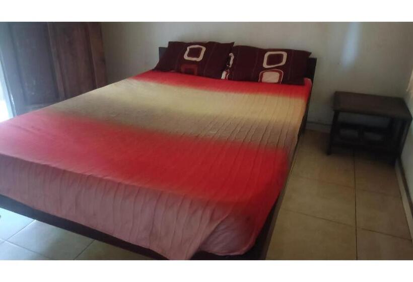 בית מלון כפרי Spot On 93524 Bagas Homestay