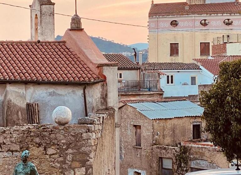 پانسیون Carrales Guest House