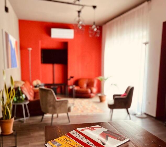 پانسیون Carrales Guest House