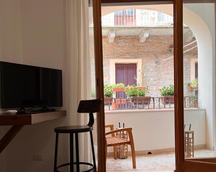پانسیون Carrales Guest House