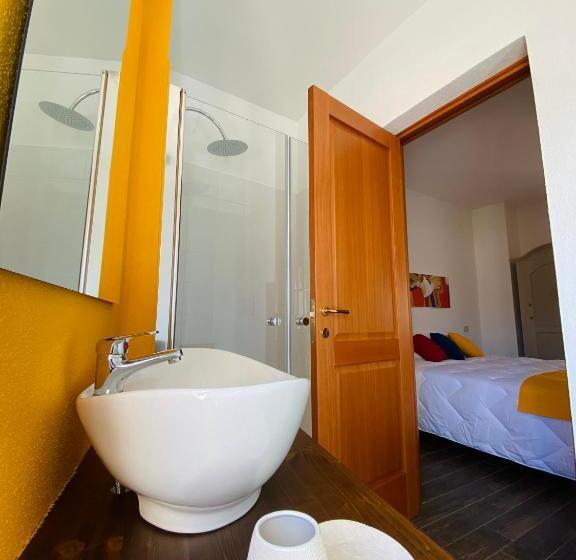 پانسیون Carrales Guest House