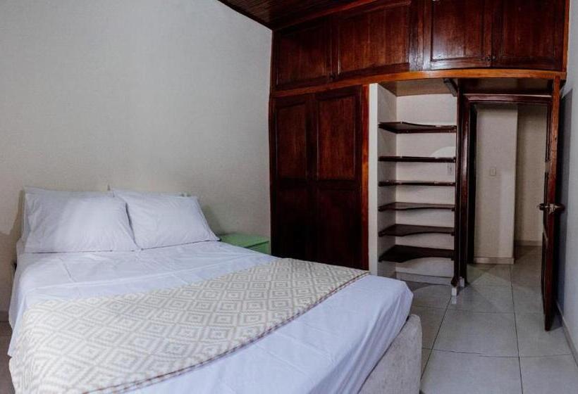 پانسیون Casa De Las Flores