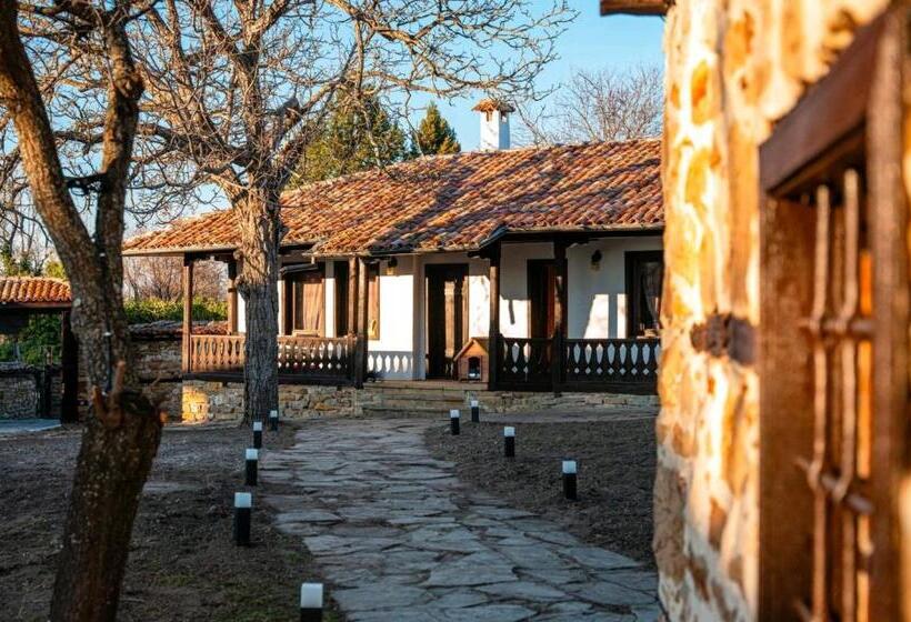 پانسیون Complex Arbanashki Style Panoramic View With Summer And Winter Terrace, Sauna, Children S And Adult