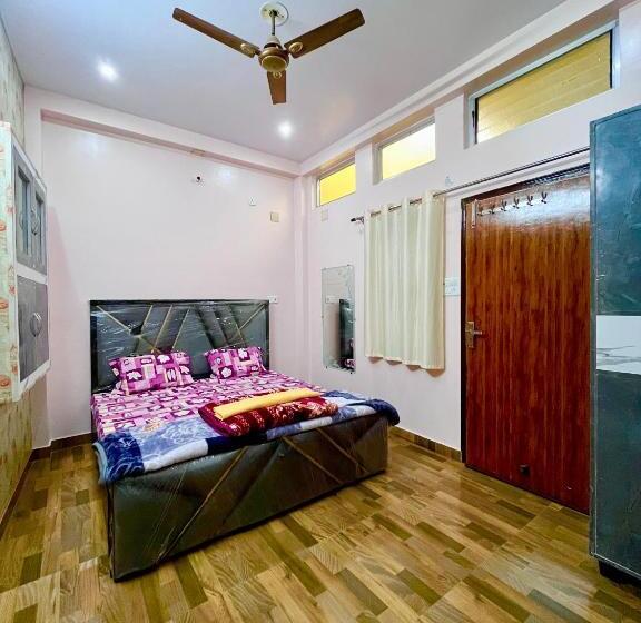פנסיון Trilok Residency   Dashashwamedh Varanasi