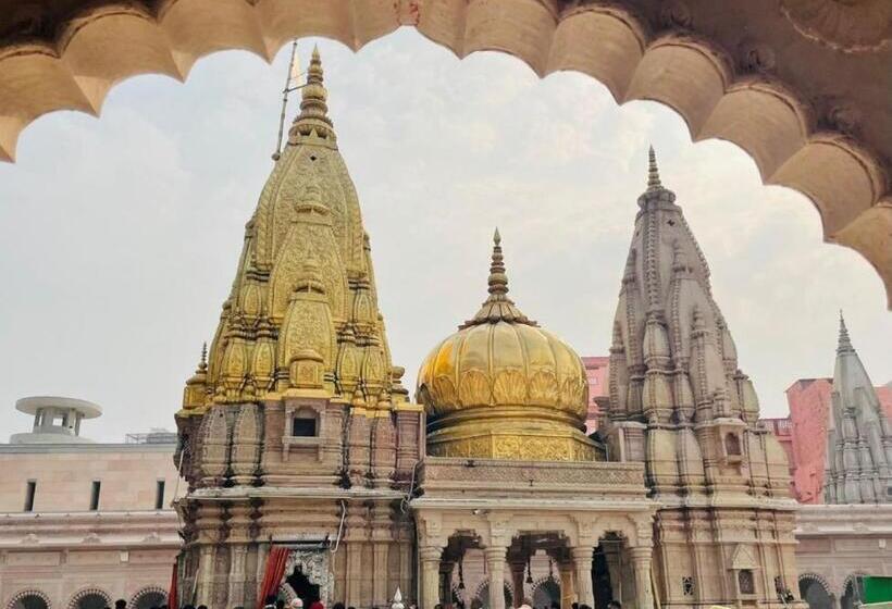 פנסיון Trilok Residency   Dashashwamedh Varanasi