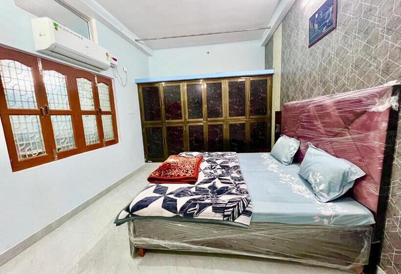 פנסיון Trilok Residency   Dashashwamedh Varanasi