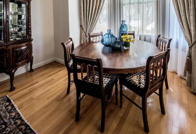 ペンション Vier Seisoene Gastehuis