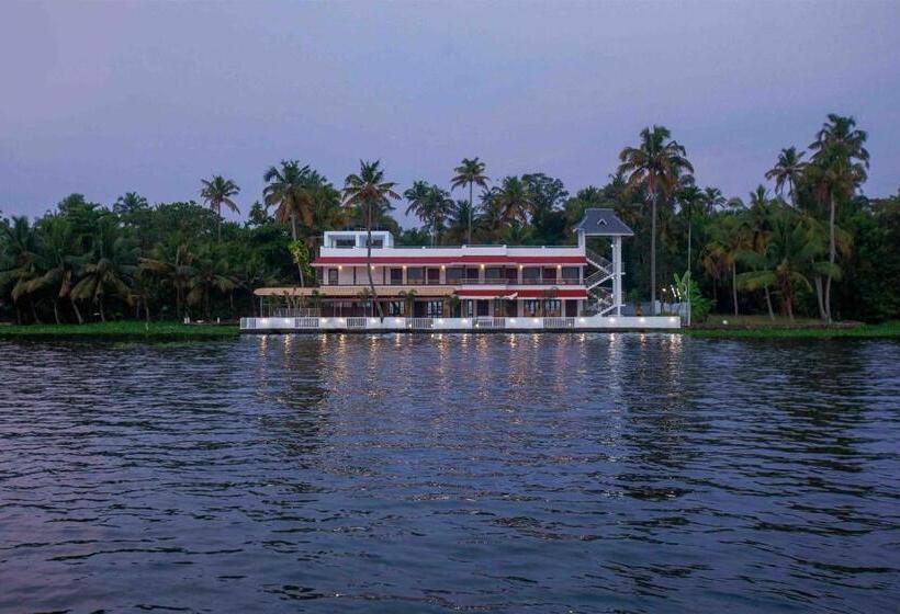 Vembanad Village Backwater Resort