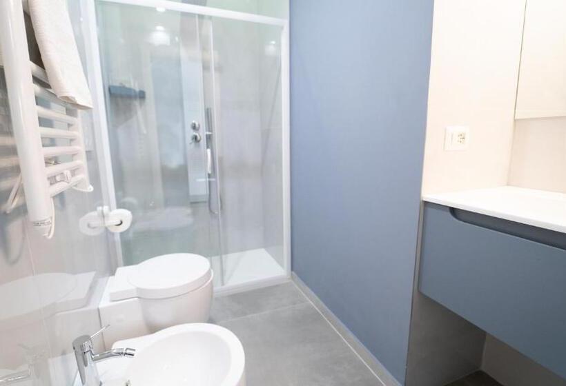 تختخواب و صبحانه Cleli