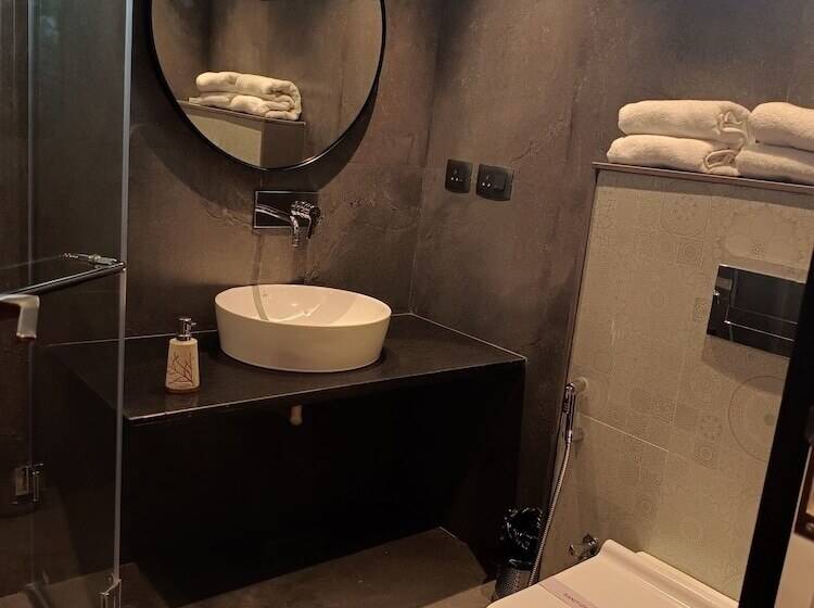 酒店 Ananyamaya Nature Lodge