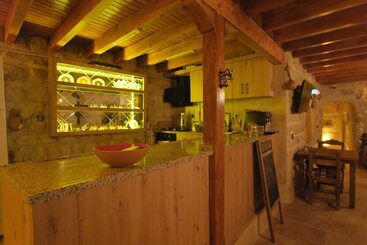 هتل Euphoria Cave House