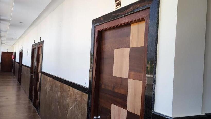 酒店 Rays Inn And Pegs Family Restaurant