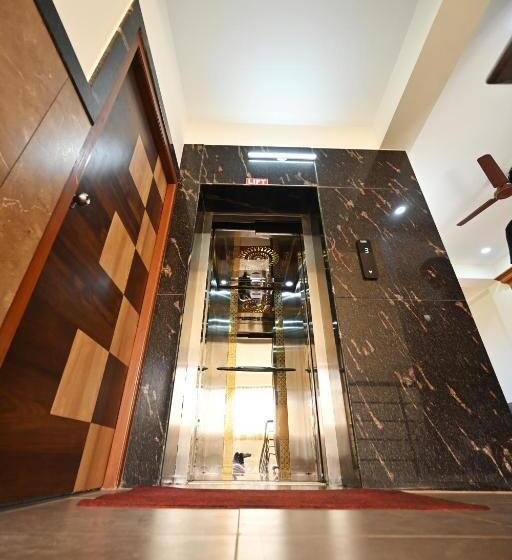 בית מלון כפרי Rays Inn Boarding & Lodging