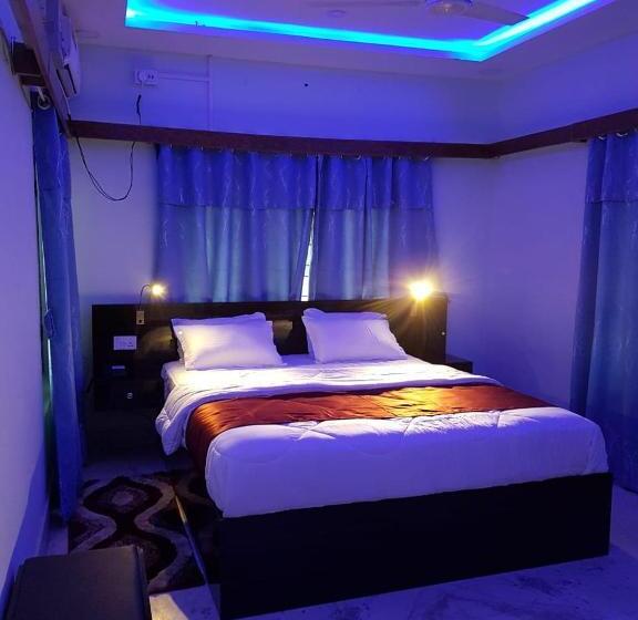 هتل Royalwood City Inn