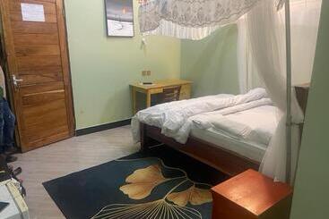 هتل The First Royal Tour Lodge