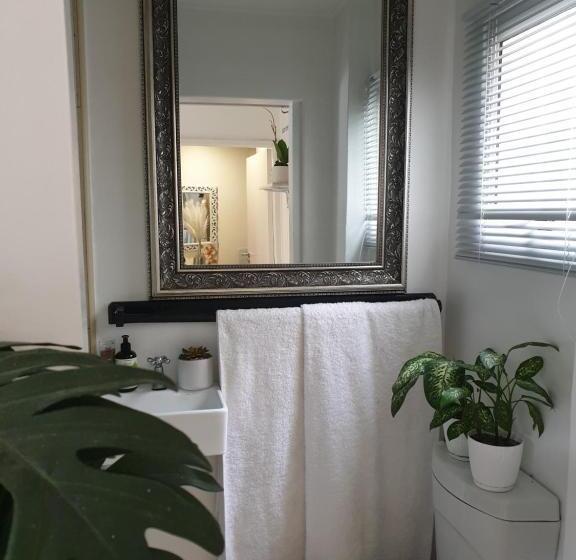 פנסיון Casa La Moore Self Catering Accomodation