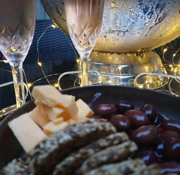 פנסיון Casa La Moore Self Catering Accomodation