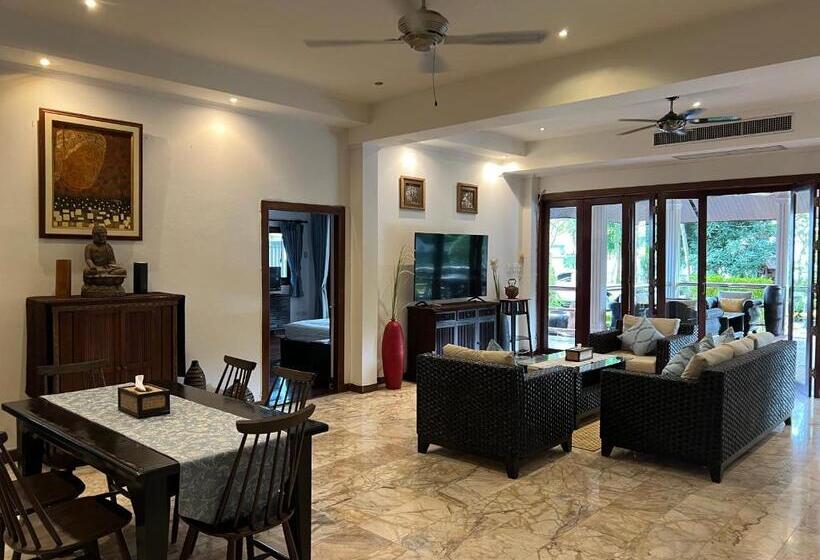 پانسیون Talay Naiharn Villa