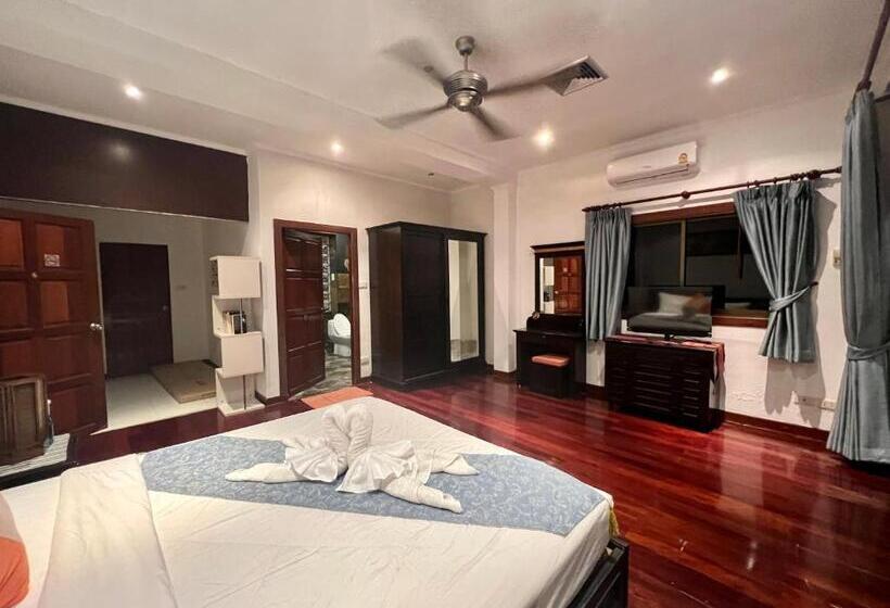 پانسیون Talay Naiharn Villa