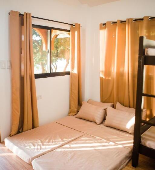 مبيت وإفطار Nana S Beach Surigao