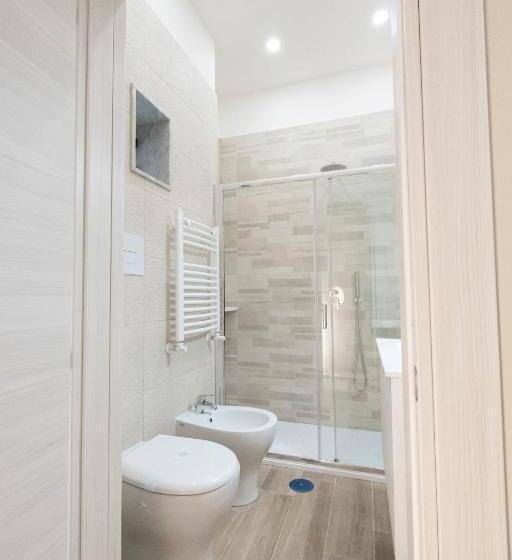 تختخواب و صبحانه Enchanting Suites Salerno