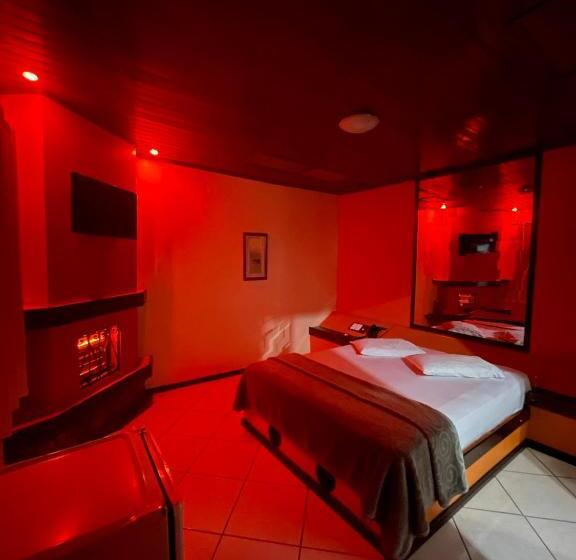 Free Way Motel