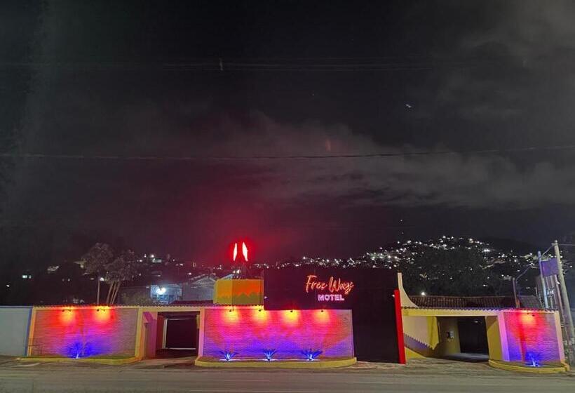 Free Way Motel