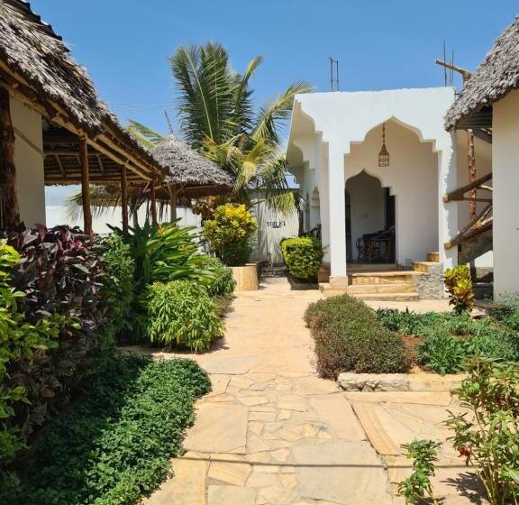 هتل Blue Moon Villa