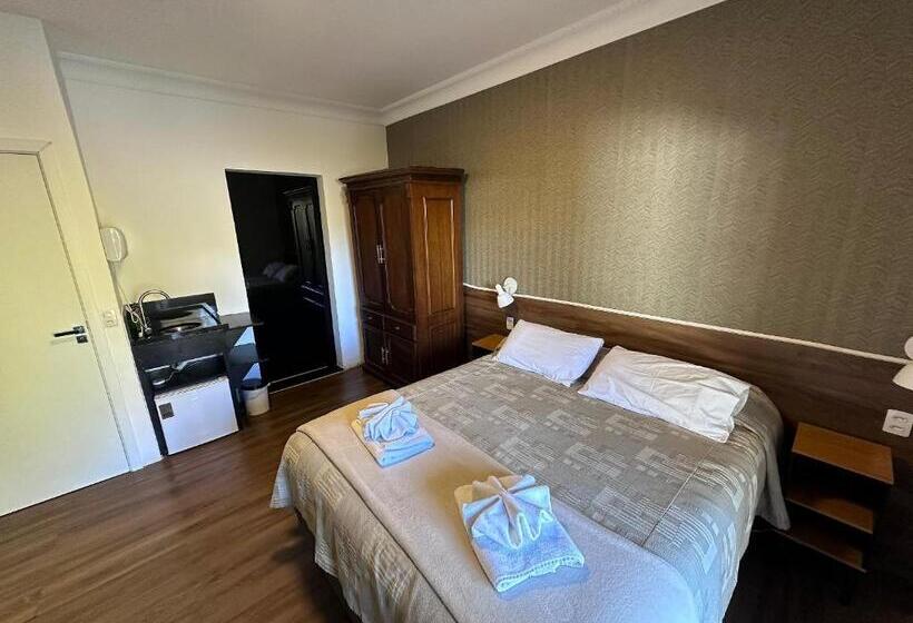 هتل Cama Queen Com Arrumação Diária