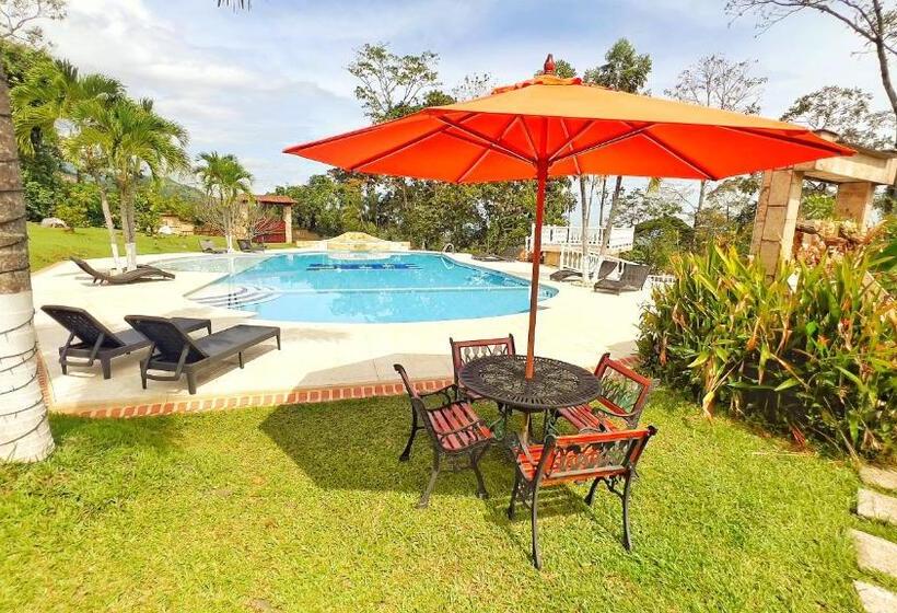 هتل Kamelot Colonial