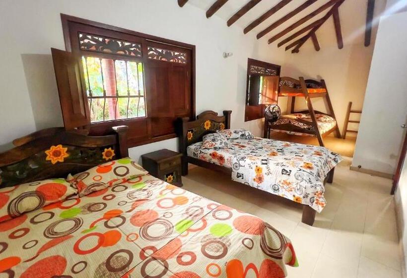 هتل Kamelot Colonial