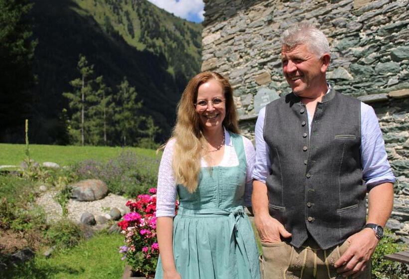هتل Neufangbauer, Familie Sabine Und Peter Hauser