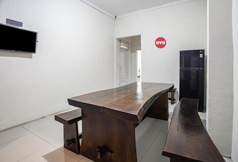 هتل Oyo 93477 Almahyra Guest House Syariah