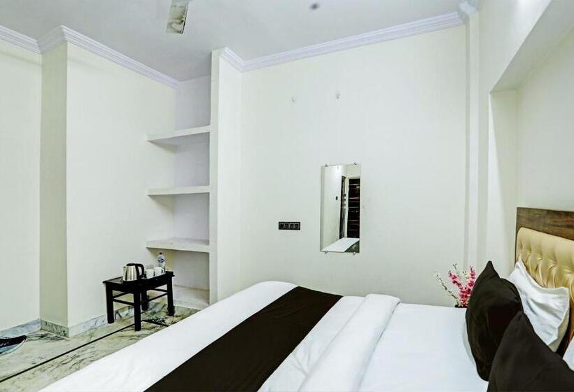 فندق Oyo The Adiitya Inn
