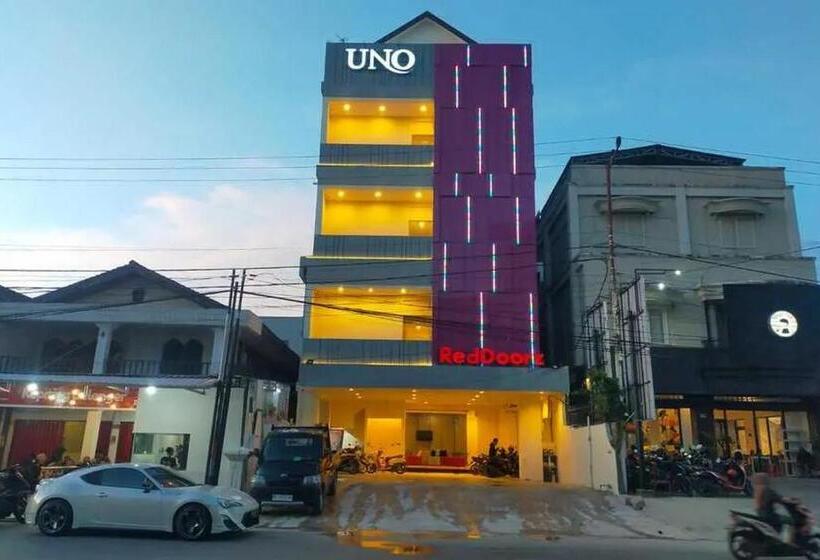 هتل Reddoorz Plus @ Uno Jalan Merak Samarinda