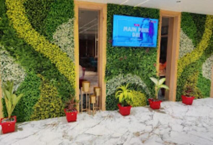 Отель The Orion Junagarh